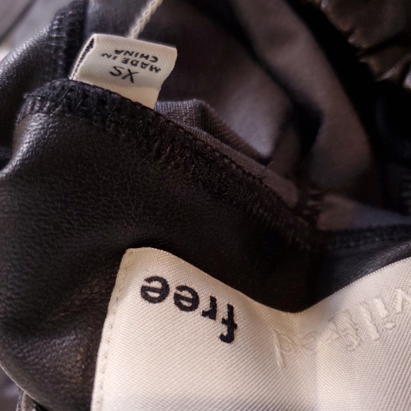 Wilfred Free Black Vegan Leather DARIA Pant Leggings - Picture 6 of 7